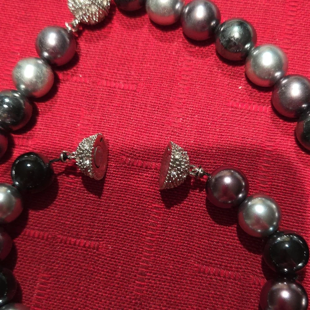 Elegant Black and Silver Beaded Jewelry Set - Picture 2 of 2